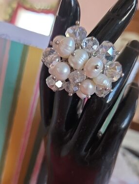 Cha Cha Cluster Stretch Statement Ring - White